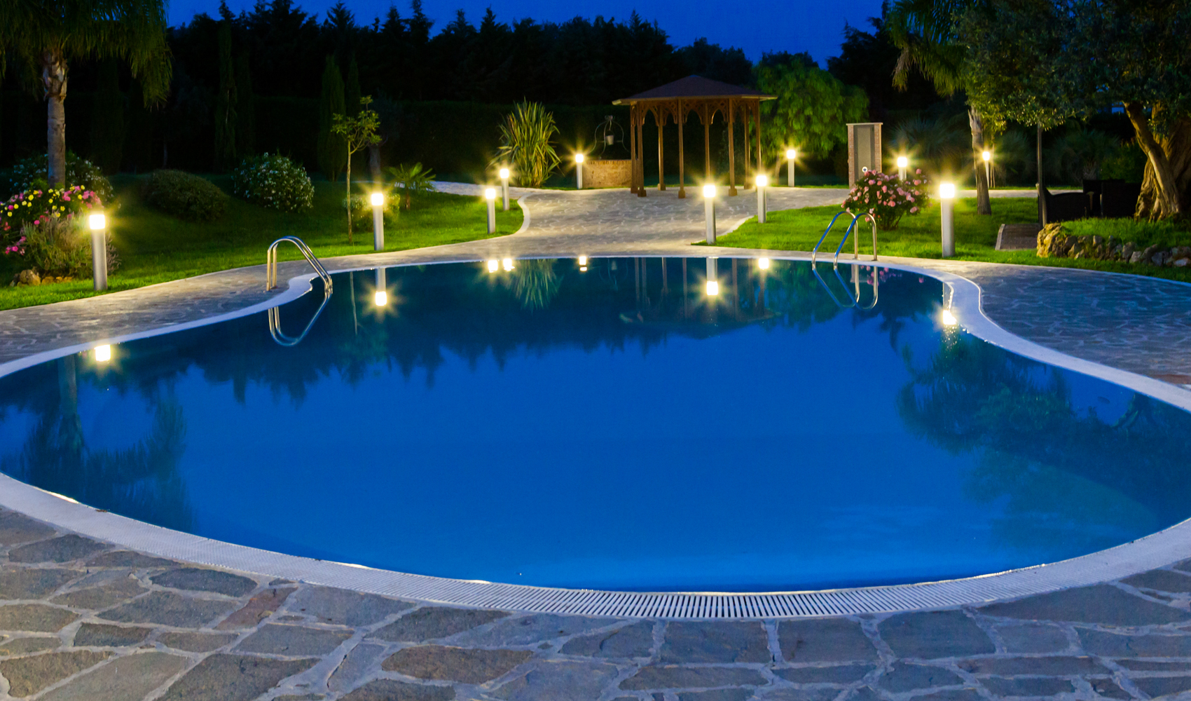 Piscina-di-notte